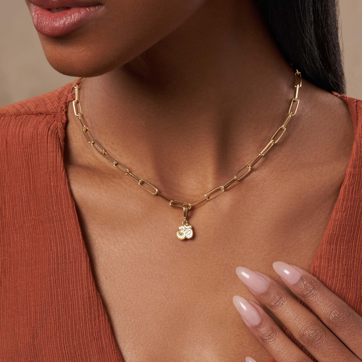 Universal Sound Om Charm