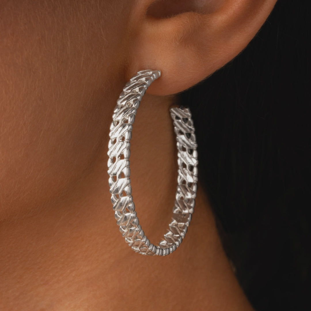 Eternal Flow Silver Hoop Earrings – image 4