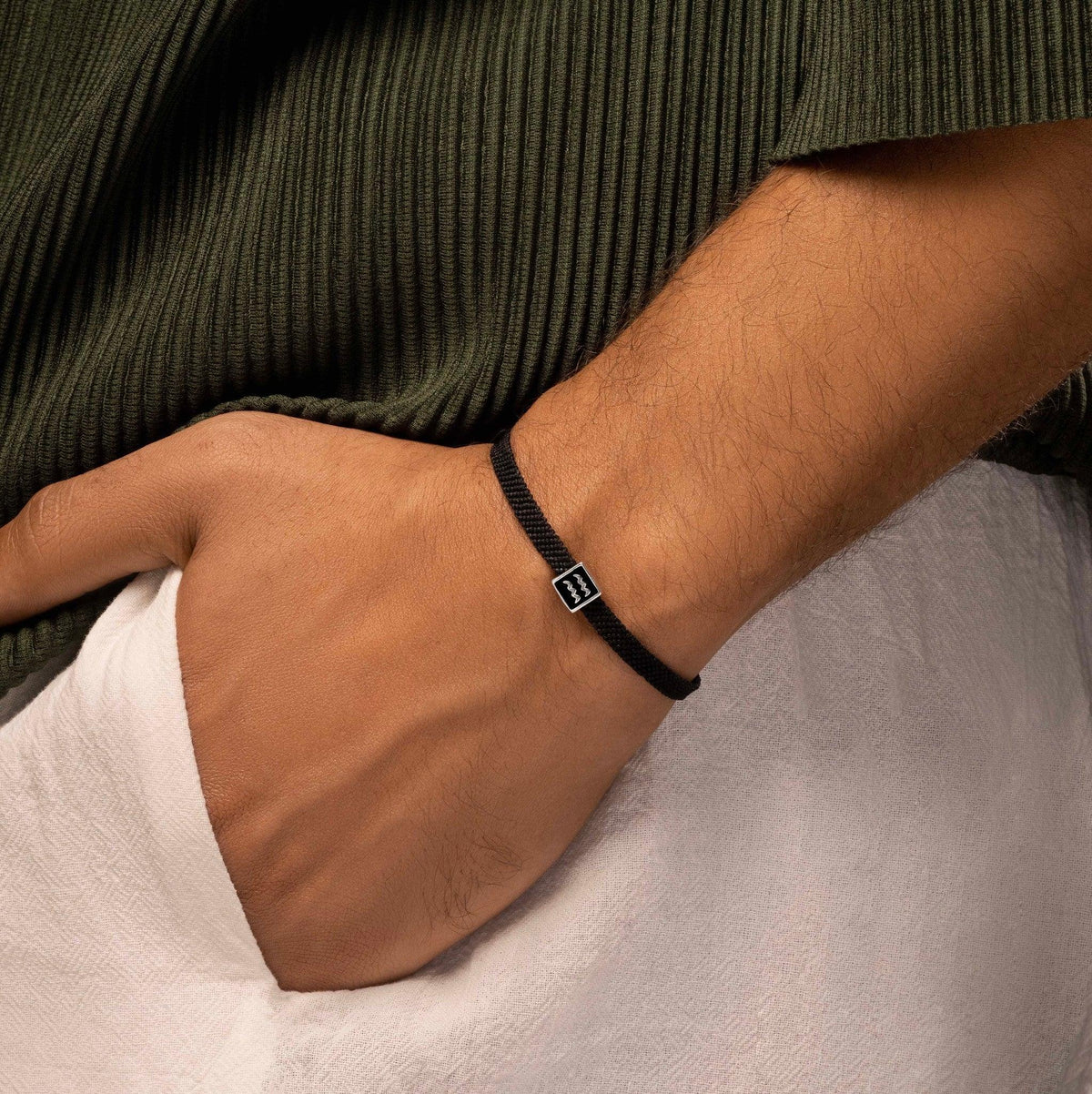 Intelligent & Creative - Aquarius Zodiac Bracelet